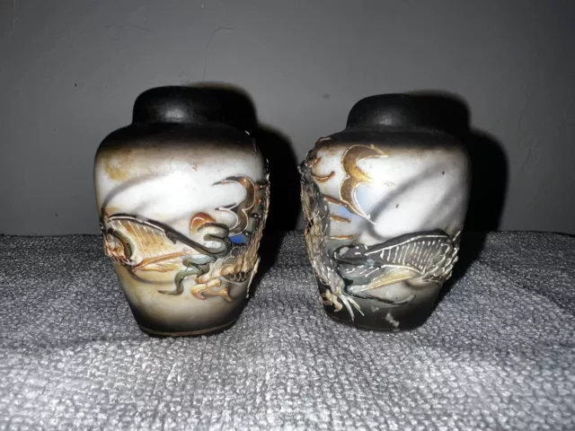 Antique Japanese Hand Painted Porcelain Dragon Ware Salt and Pepper Shaker 2