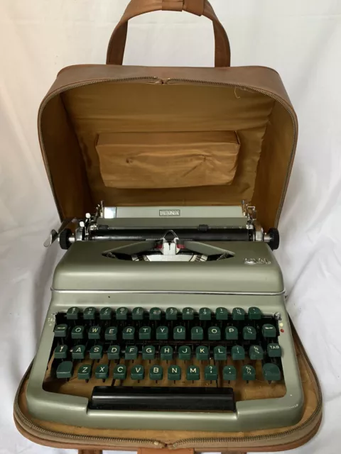 Royal Diana Typewriter (1950s) Vintage