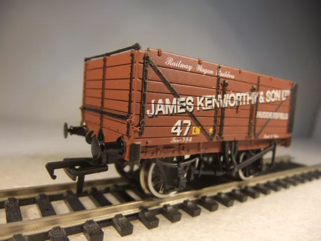 oo gauge Bachmann - 7 Plank wagon James Kenworthy - Missing 1 Coupling unboxed