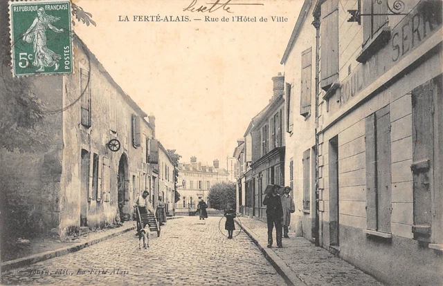 Cpa 91 La Ferte Alais / Rue De L'hotel De Ville