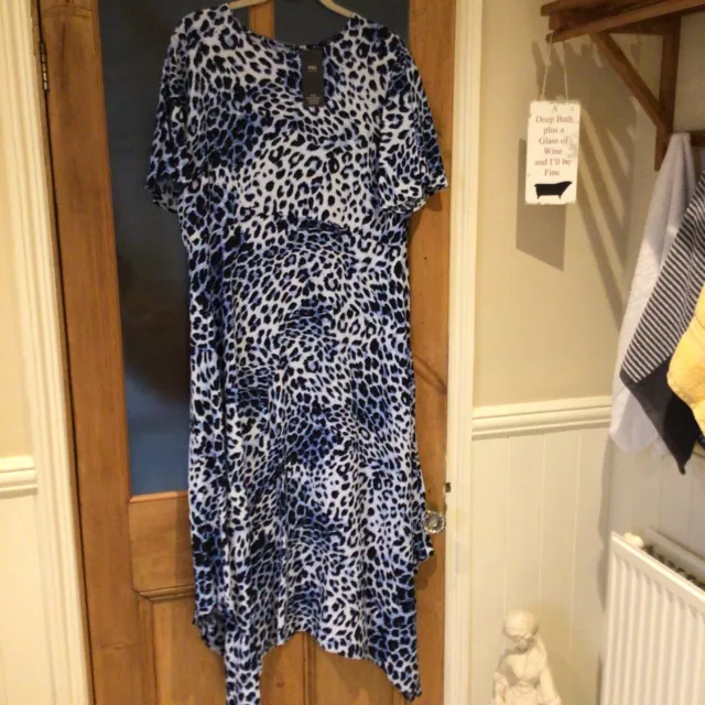 Beautiful “ New” Size 18 Dress in Blue Animal Print  Dipped Hemline  “ M & S”