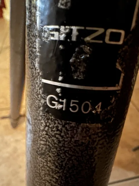 gitzo tripod G1504 And Low Profile Head G1570M 2