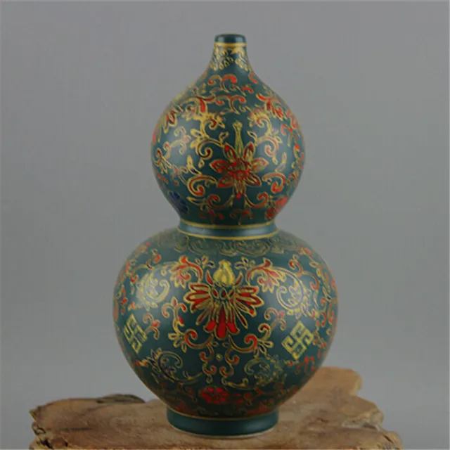 China Green Enamel Porcelain Qing Yongzheng Flowers Design Gourd Shape Vase 8.7"