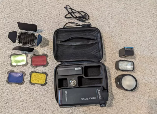 Flashpoint eVOLV 200 TTL  (Godox AD200) with softbox and extras