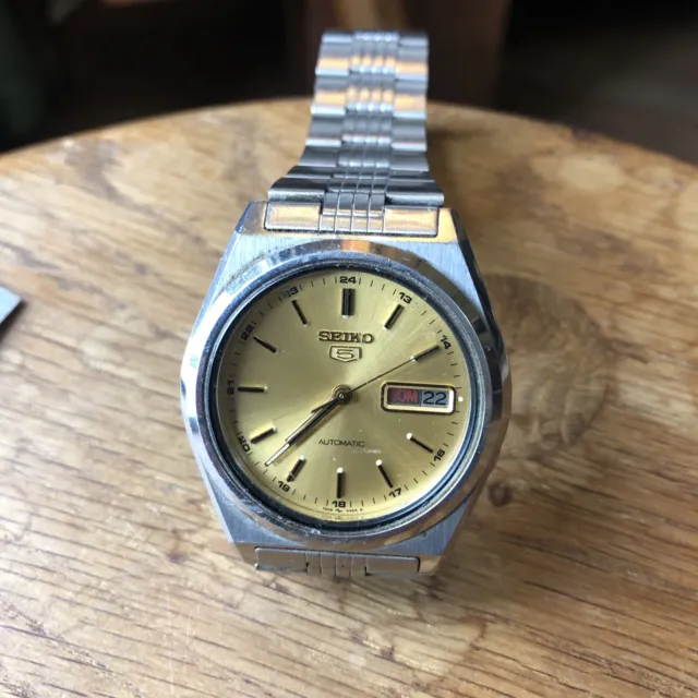 Vintage Seiko 5 Automatic Wind Mens Gents Wristwatch Watch 7009-876A