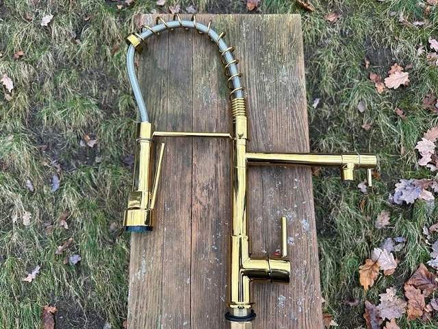 BJÖRN| Gastro Wasserhahn Küche/2 Brausen schwenkbar/Armatur Gold 2 Anschlüsse