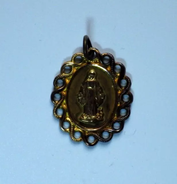 médaille religieuse ancienne - NOTRE DAME  DE LOURDES - plaqué or - (A3)