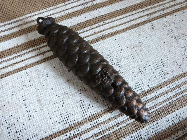 Ancien poids de pendule / Coucou / Forme pomme de pin / 0,246