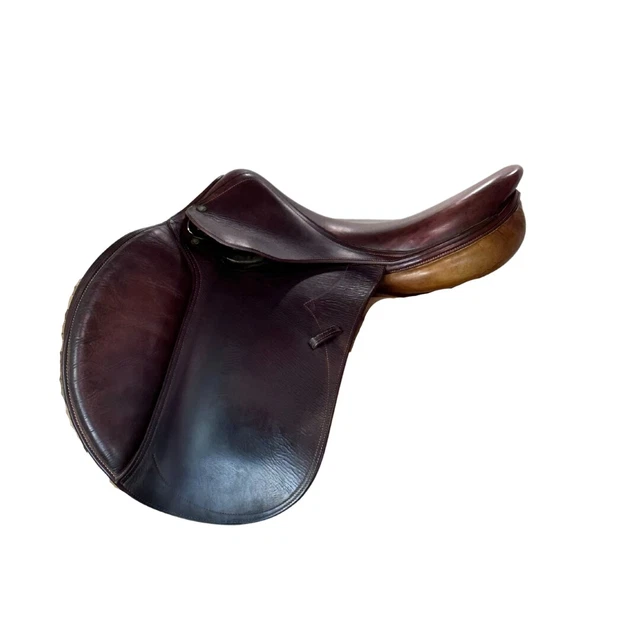 Used Devoucoux Biarritz Close Contact Saddle 17/M Used Devoucoux Biarritz Close Contact Saddle 17/M