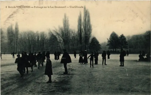 CPA PARIS 12e Bois de VINCENNES Patinage sur le Lac Daumesnil (672677)