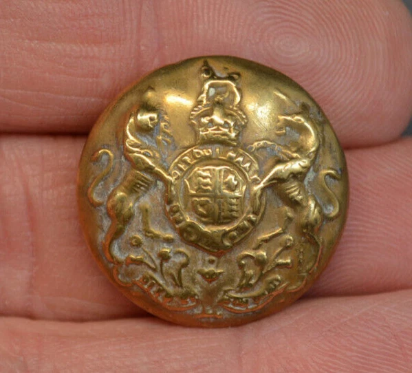 bouton ancien de collection décor licorne guerre garde ? ref AP164/2