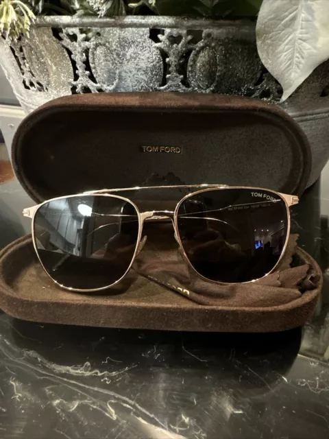 Tom Ford kip TF 692 28A 58 18 145.3 Deep Gold / Smoke black Sunglasses