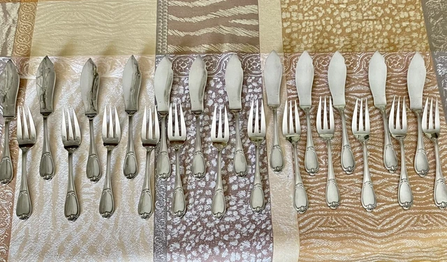 24 Couverts A Poisson Fourchettes + Couteaux En Metal Argente Ercuis Pompadour