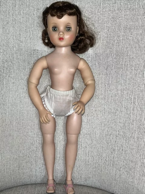 1950s Madame Alexander Elise 15” Hard Plastic & Vinyl Brunette Doll