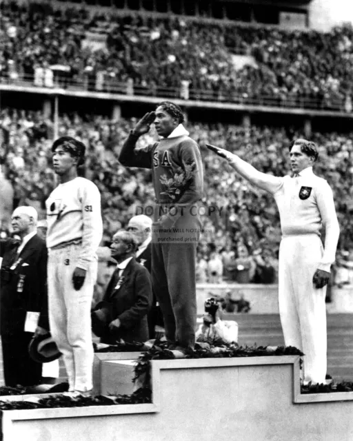 Jesse Owens Wins Gold @ The 1936 Summer Olympics In Berlin - 8X10 Photo (Bb-093)