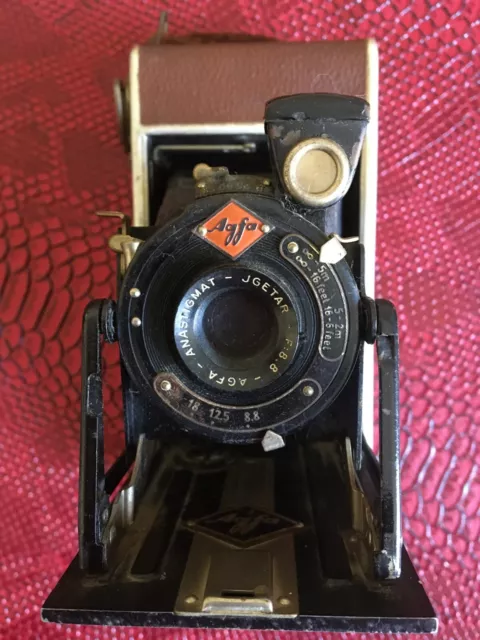 Ancien appareil photo AGFA avec pochette cuir bon état voire photos, pour collec