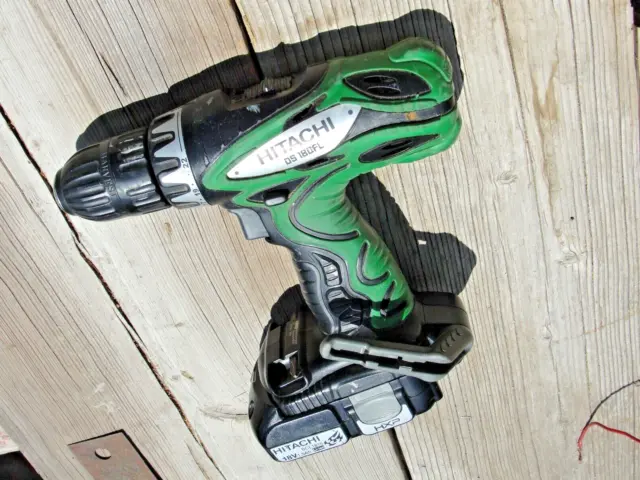 Hitachi DS18DFL Cordless Driver Drill 18v Working With Battery