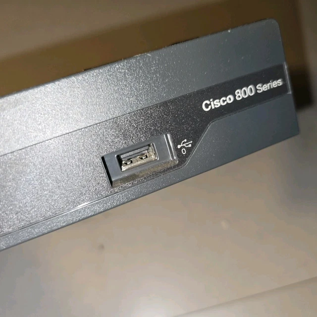 Router Cisco 877-M ADSL Annex M Con Alimentatore UK - Usato Funzionante