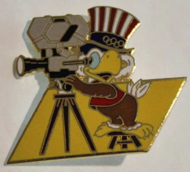 Vintage 1984 LOS ANGELES OLYMPICS CA MOVIE CAMERA SAM THE EAGLE PIN R1B