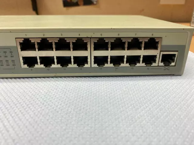 Cnet CNSH-1600(C) Switch Fast 16 x RJ45 2