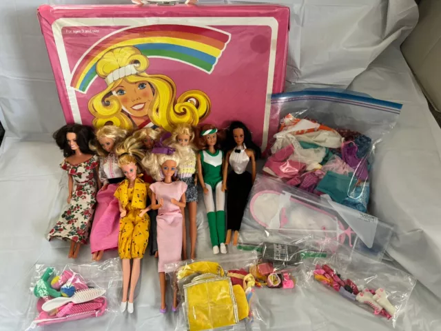 Barbie Lot of 6 Barbie's (1966), 2 regular dolls w/case and some accessories