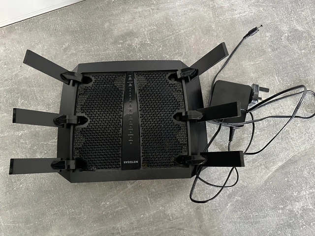 NETGEAR Nighthawk X6S router Wi-Fi intelligente (R8000P) - router tri-band AC4000