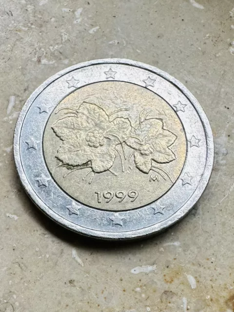 2 Euro Münze Finnland 1999 ~ Moltebeere ~ seltsam