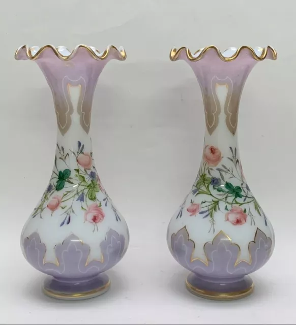 Baccarat - Paire De Vases en Opaline