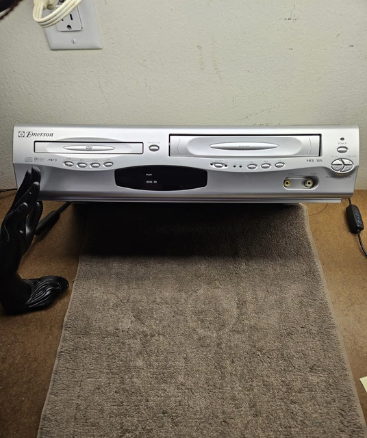EMERSON DVD/VCR COMBO Player Model EWD2203 For Parts or Repair 16.99