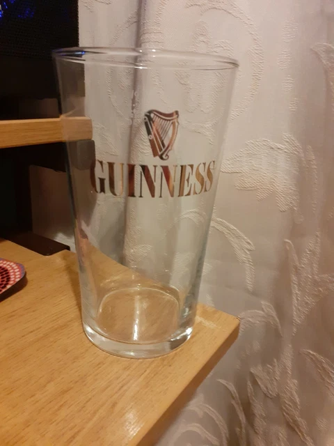 Vintage Guinness straight glass. gov,, stamp pint 562. Gold harp. mcm retro rare