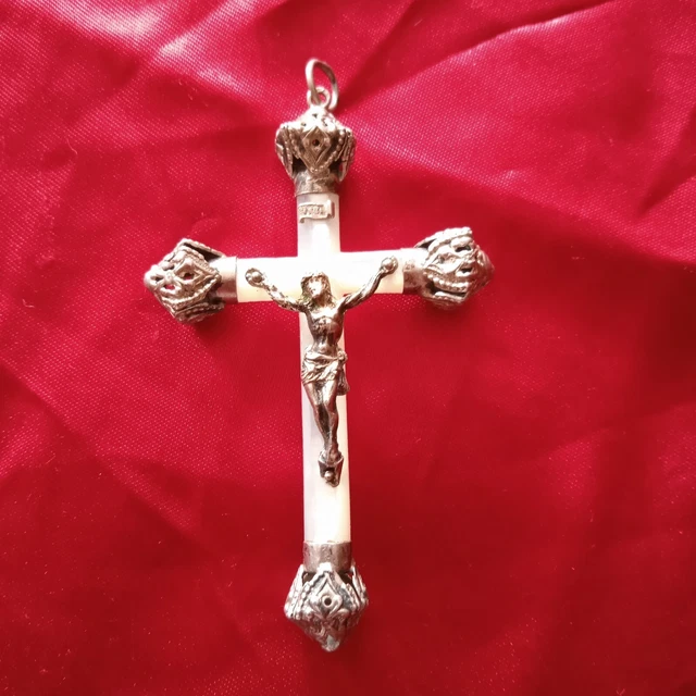 Pendentif croix ancienne dans objets du xixe siècle et avant