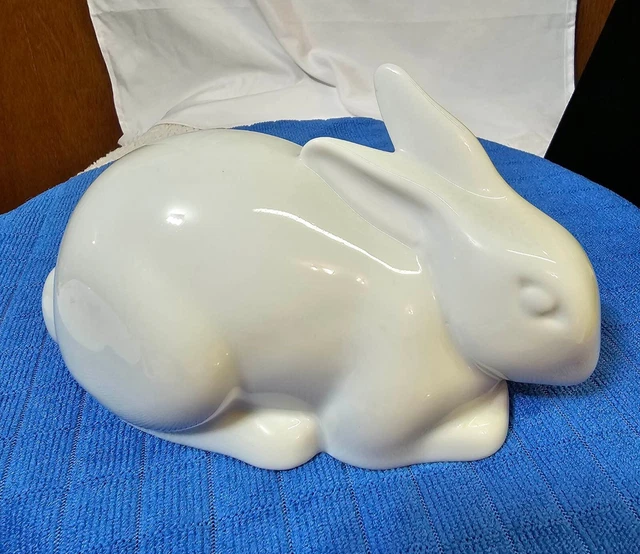 Vtg Naaman Israel Porcelain Easter Bunny Rabbit Figurine White Modern MCM