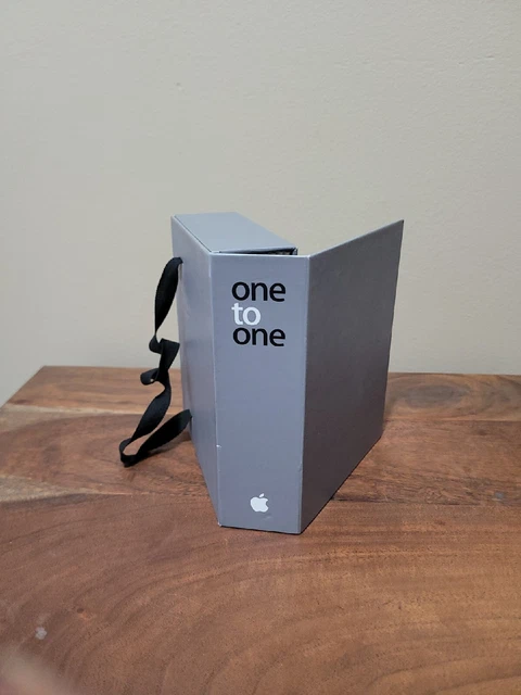 Apple One to One Training Box with 10 Course Books OEM Podcast iPhone 101 +