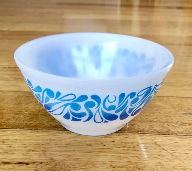 Vintage Agee Pyrex Blue Paisley Small Mixing Bowl (15cm Diameter)