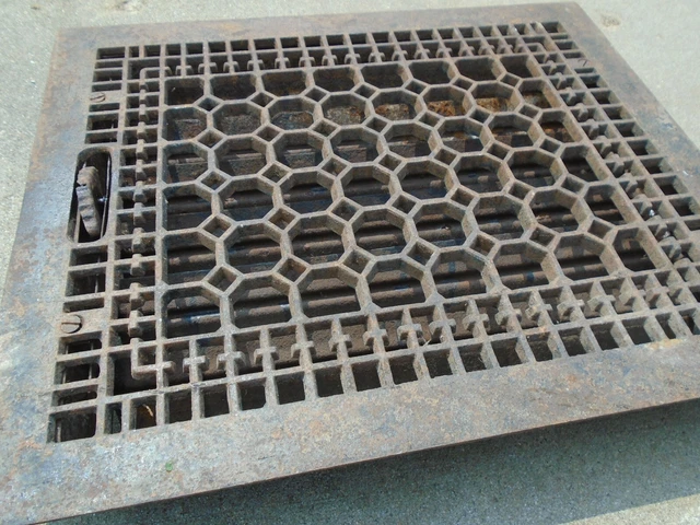 antique ORNATE 1800s 14x17 Cast Iron Louvered GRATE Vent, Rust