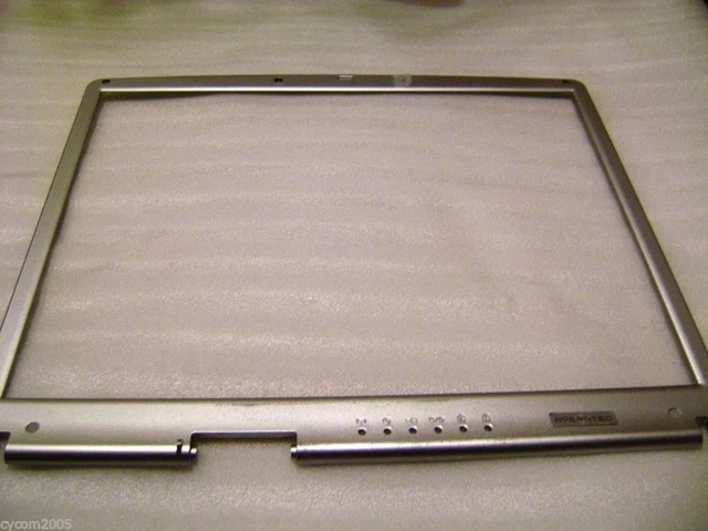 Averatec 5100 LCD Bezel 15" Laptop CU031001 24-45794-10 24-45794