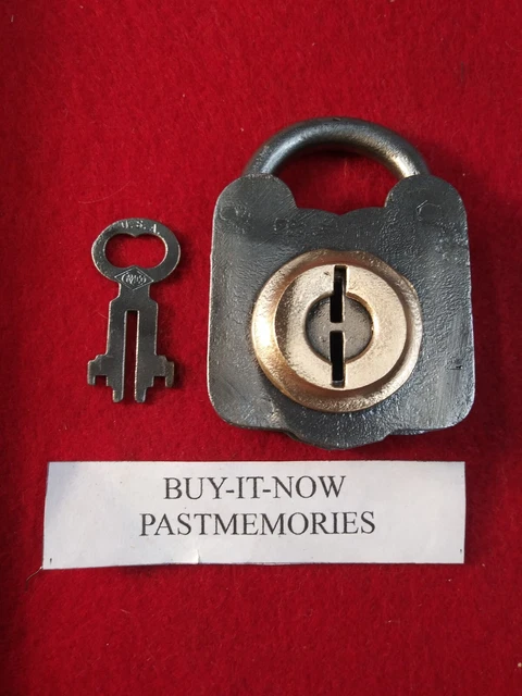 UNNAMED DOUBLE CHAMBER WROUGHT IRON PADLOCK w/ KEY, VINTAGE ANTIQUE LOCK