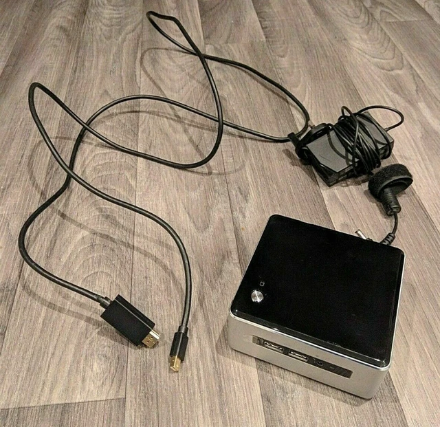 INTEL NUC NUC6I3SYH Mini PC i3-6100U 8GB DDR4 128GB SSD WiFi