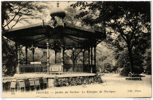CPA TROYES JARDIN du Rocher Le Kiosque de Musique (723169) EUR 7,99