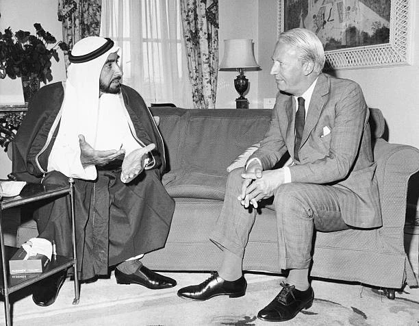 SHEIKH ZAYED BIN Sultan al-Nahyan in Paris 1975 OLD PHOTO 1 EUR 6,24 - DE