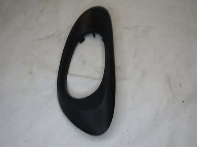 2002-2004 Chevy Trailblazer Front Right Interior Door Handle Bezel
