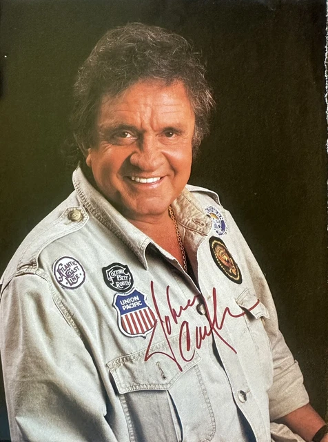 JOHNNY CASH Signed 8x11 COLOR Photo..MUSIC Legend..THE MAN IN BLACK (d.2003)