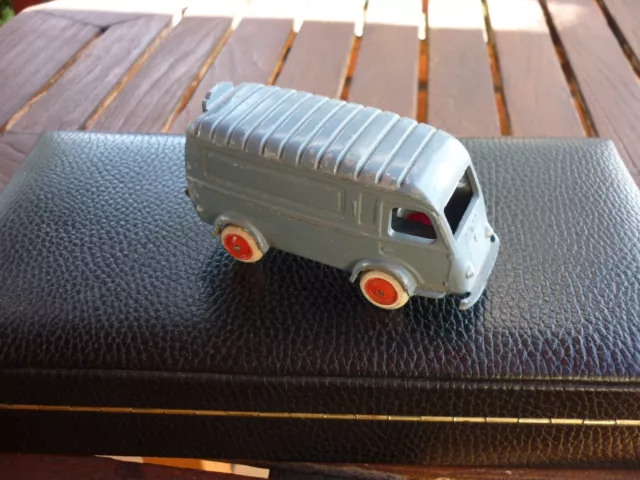 CIJ. RENAULT  Goelette 1000 KGS.  Made in France. 1951.  1/43.
