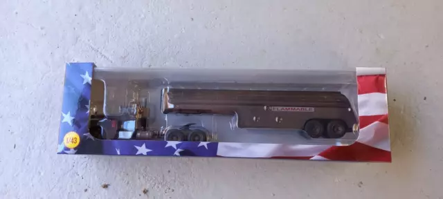 SEMI REMORQUE AMERICAIN 2023 - N°7 -  PETERBILT 281  vu dans le film DUEL - 1/43