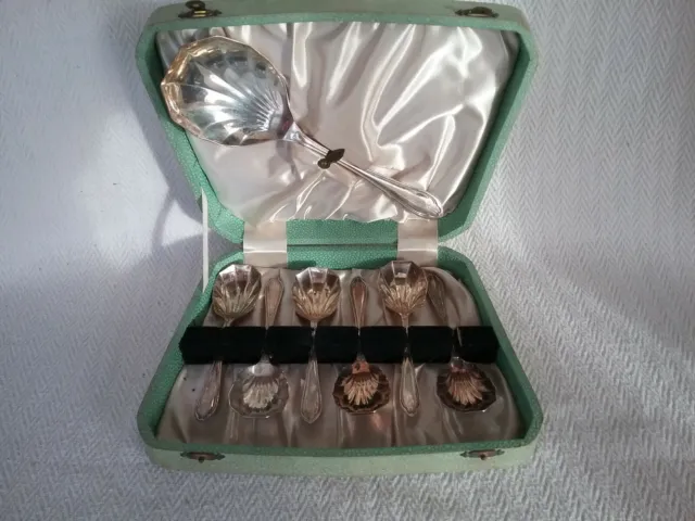 Set of Boxed Vintage Art Deco Shell 6 Dessert Spoons & Serving Spoon EPNS