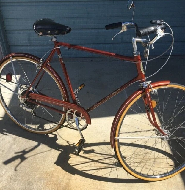 Vintage Collectible 1974 Chicago Schwinn Suburban with brand new tires