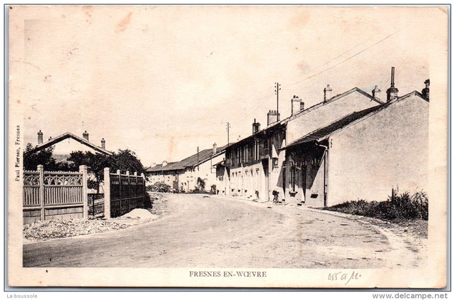 55 FRESNES EN WOEVRE -- une rue
