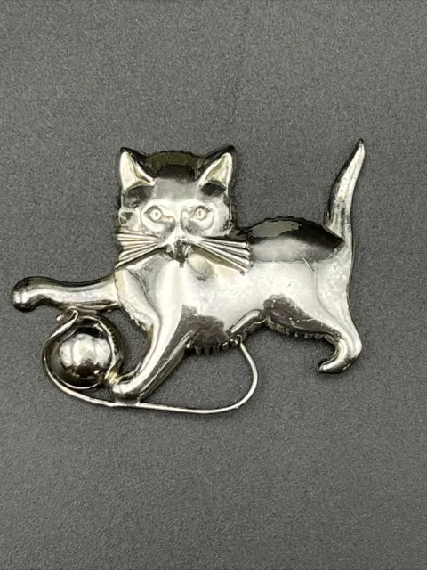 Vintage Signed Lang Sterling Silver Cat Kitten Playing with Ball of Yarn Brooch