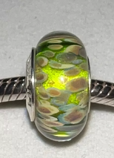 Authentic Chamilia Emerald Sparkle O-149 Murano Glass Sterling Silver Charm Bead