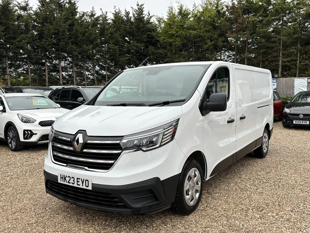 2023 RENAULT TRAFIC 2.0 dCi Blue LL30 Business+ L2 H1 Euro 6 (s/s) 5dr ...